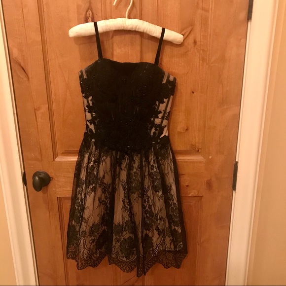 Lara Design - Picture 1 of 1